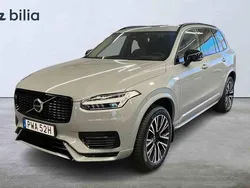 Grå Begagnad 2024 Volvo XC90 Plus SUV | 739 000 kr (Marknadspris)