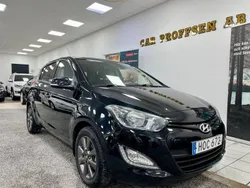 Svart Begagnad 2015 Hyundai i20 Halvkombi | 74 900 kr (Marknadspris)