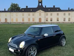 Svart Begagnad 2004 Mini Cooper Halvkombi | 45 000 kr (Marknadspris)