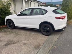 Vit Begagnad 2017 Alfa Romeo Stelvio SUV | 259 000 kr (Marknadspris)