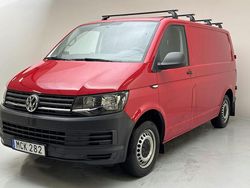 Röd Begagnad 2016 VW T6 Van | 110 000 kr