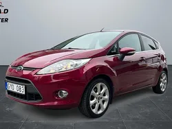 Röd Begagnad 2011 Ford Fiesta Titanium Halvkombi | 49 900 kr (Marknadspris)