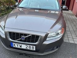 Grå Begagnad 2009 Volvo V70 Summum Kombi | 39 000 kr