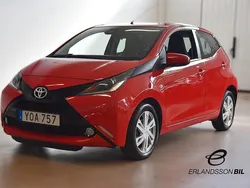 Röd Begagnad 2017 Toyota Aygo X-play Halvkombi | 84 900 kr (Marknadspris)