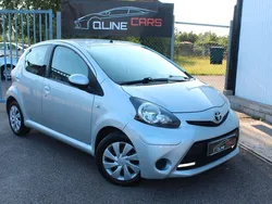Silver Begagnad 2013 Toyota Aygo Halvkombi | 39 900 kr (Marknadspris)