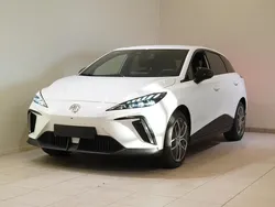Vit Begagnad 2023 MG MG4 EV Luxury Halvkombi | 399 990 kr (Dyr)