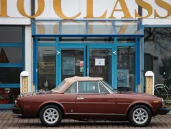 Röd Begagnad 1979 Fiat 124 Spider Cab | 179 000 kr