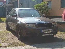 Grå Begagnad 2003 Skoda Superb Sedan | 18 000 kr