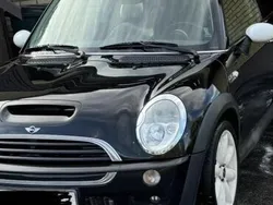 Svart Begagnad 2004 Mini Cooper S Halvkombi | 45 000 kr
