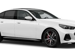 Vit Ny 2025 BMW 530e Comfort Edition Sedan | 770 500 kr (Marknadspris)