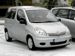 Vit Begagnad 2002 Toyota Yaris Verso Minibuss | 26 500 kr (Superpris)