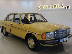 Gul Begagnad 1979 Mercedes 230 Sedan | 109 900 kr