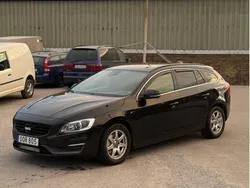 Svart Begagnad 2014 Volvo V60 Momentum Kombi | 108 000 kr (Bra pris)
