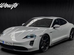 Ljusgrå Begagnad 2022 Porsche Taycan GTS Sedan | 819 800 kr