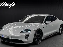Ljusgrå Begagnad 2022 Porsche Taycan GTS Sedan | 849 800 kr