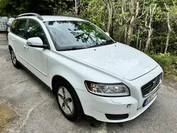 Vit Begagnad 2010 Volvo V50 Kinetic Kombi | 35 000 kr (Marknadspris)