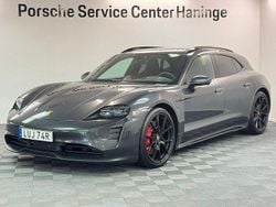 Grå Begagnad 2023 Porsche Taycan GTS Sport Turismo Sedan | 1 125 000 kr