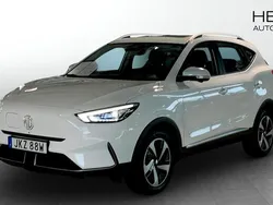 Vit (blue) Begagnad 2022 MG ZS Luxury Sedan | 244 900 kr (Bra pris)