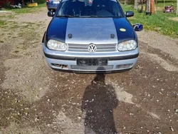 Grå Begagnad 2000 VW Golf IV Halvkombi | 58 000 kr