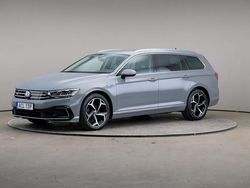 Grå Begagnad 2022 VW Passat GTE Kombi | 245 000 kr (Marknadspris)