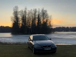 Grå Begagnad 2005 BMW 320 Halvkombi | 62 000 kr (Marknadspris)
