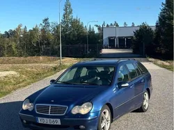 Blå Begagnad 2004 Mercedes C200 Elegance Kombi | 25 000 kr