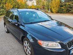 Grå Begagnad 2012 Volvo V70 Momentum Kombi | 85 000 kr (Marknadspris)