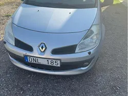 Grå Begagnad 2008 Renault Clio R.S. Halvkombi | 11 900 kr (Bra pris)