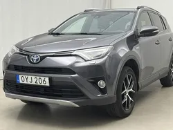 Mörkgrå Begagnad 2016 Toyota RAV4 Active SUV | 180 000 kr