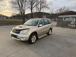 Gul Begagnad 2005 Toyota RAV4 SUV | 18 900 kr