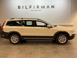 Vit Begagnad 2015 Volvo XC70 Momentum SUV | 149 900 kr (Marknadspris)