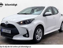 Vit Begagnad 2024 Toyota Yaris Hybrid Halvkombi | 244 800 kr (Marknadspris)