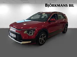 Röd Begagnad 2022 Kia Niro SUV | 289 000 kr (Marknadspris)