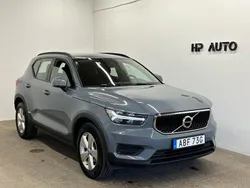 Grå Begagnad 2021 Volvo XC40 Kinetic SUV | 249 900 kr (Marknadspris)