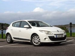 Vit Begagnad 2009 Renault Mégane III Halvkombi | 19 500 kr (Marknadspris)