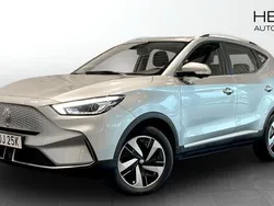 Grå (grey) Begagnad 2022 MG ZS Luxury Sedan | 244 900 kr (Superpris)