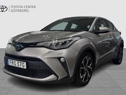 Mörkgrå (grå) Begagnad 2021 Toyota C-HR Edition SUV | 239 900 kr (Marknadspris)