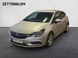 Silvermetallic Begagnad 2016 Opel Astra Enjoy Halvkombi | 89 000 kr (Marknadspris)