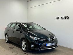 Mörkblå Begagnad 2014 Toyota Auris Touring Sports Executive Kombi | 114 500 kr (Marknadspris)