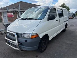 Vit Begagnad 2006 Toyota HiAce Minibuss | 46 000 kr
