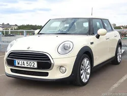 Vit samma som bilen Begagnad 2015 Mini Cooper Halvkombi | 169 000 kr (Marknadspris)