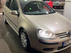 Brun Begagnad 2005 VW Golf IV Comfortline Halvkombi | 33 000 kr (Marknadspris)