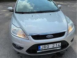 Grå Begagnad 2010 Ford Focus Platinum Kombi | 23 000 kr (Marknadspris)