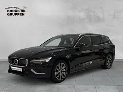 Svart Begagnad 2022 Volvo V60 Kombi | 339 000 kr (Marknadspris)