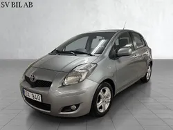 Grå Begagnad 2010 Toyota Yaris Halvkombi | 84 900 kr (Marknadspris)
