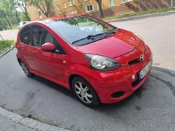 Röd Begagnad 2011 Toyota Aygo Halvkombi | 27 500 kr (Bra pris)