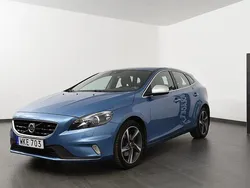 Blå Begagnad 2016 Volvo V40 R-Design Kombi | 159 800 kr (Bra pris)