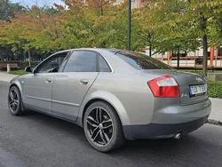 Grå Begagnad 2003 Audi A4 Comfort Sedan | 32 000 kr (Marknadspris)