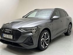 Grå Begagnad 2022 Audi e-tron S-Line SUV | 359 000 kr (Superpris)