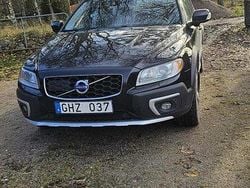 Svart Begagnad 2014 Volvo XC70 Summum Kombi | 169 900 kr (Marknadspris)